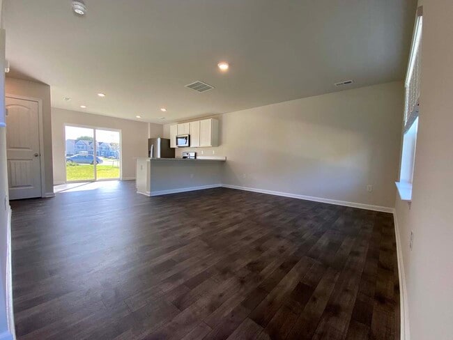 Building Photo - 407 Mardella Dr