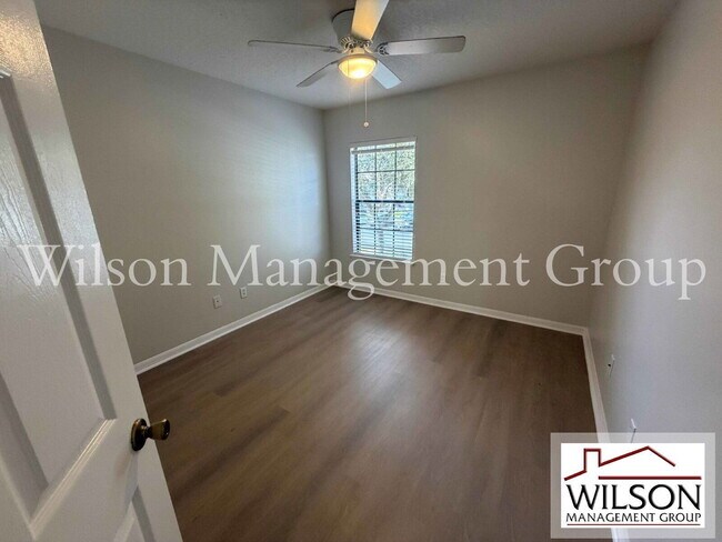 Building Photo - 5210 Windsor Lake Cir