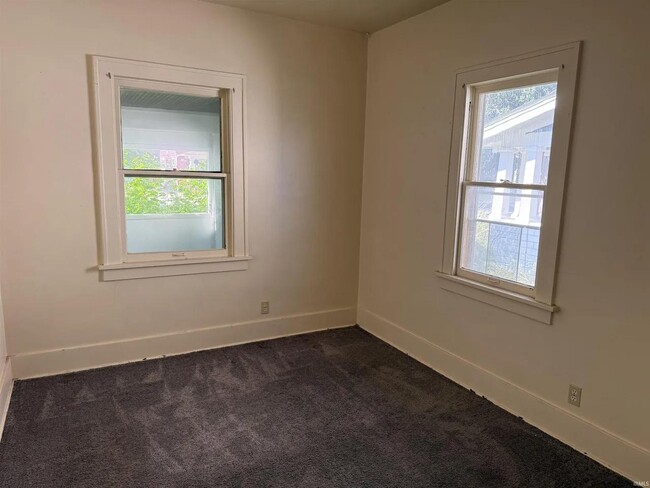 Building Photo - 1133 Altgeld St
