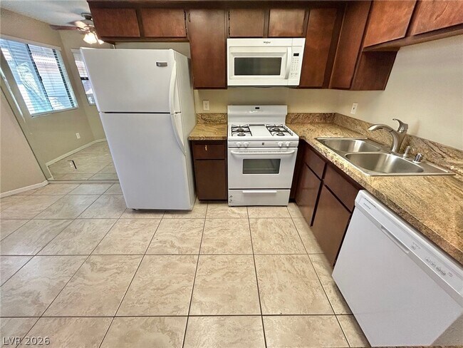 Building Photo - 749 Rock Springs Dr