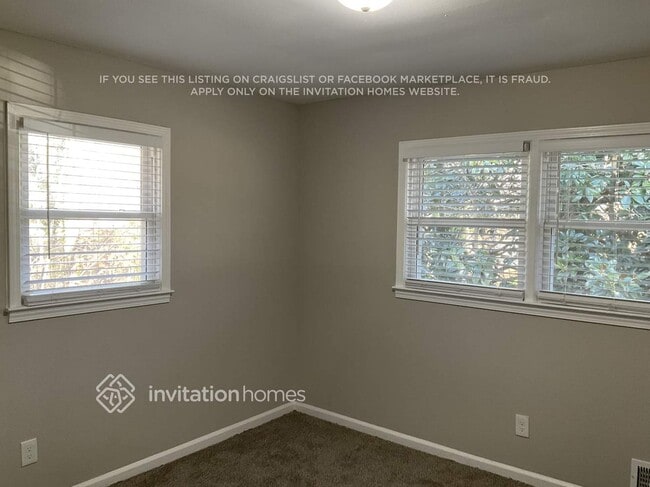 Building Photo - 3558 Pine Needle Dr SW