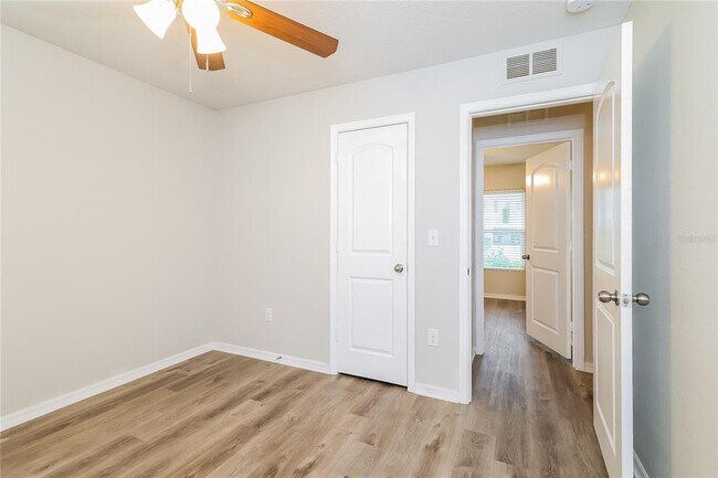 Building Photo - 231 Begonia Ln