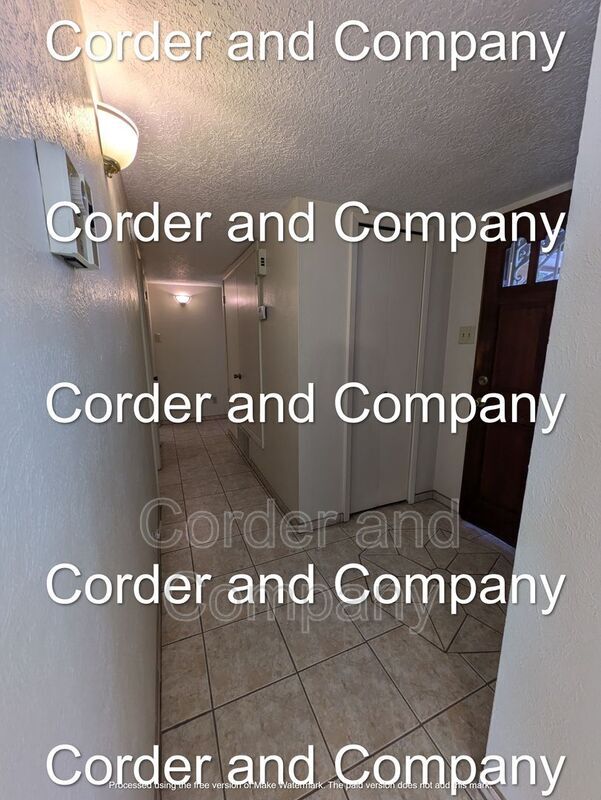 Building Photo - 8804 San Francisco Rd NE