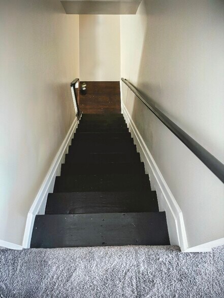 Building Photo - 2596 Leland Dr