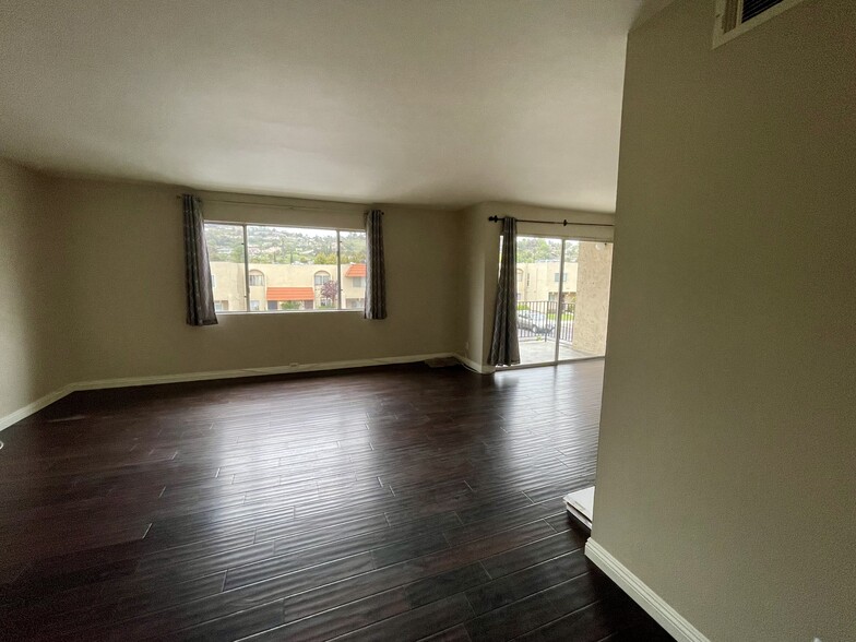 Living room - 6811 Alvarado Rd