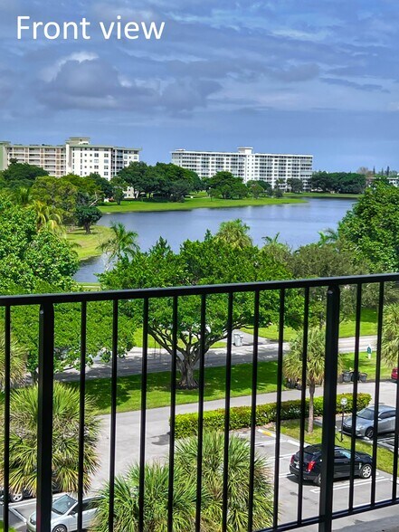 Building Photo - 2850 N Palm Aire Dr