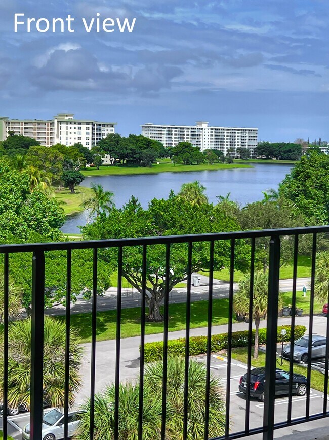 Building Photo - 2850 N Palm Aire Dr