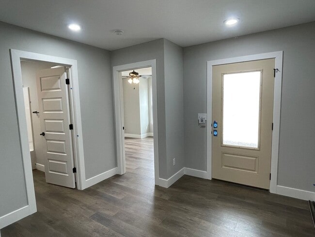 Building Photo - NEW CONSTRUCTION 3 Bed 2 Bath FOR RENT in Waynesville