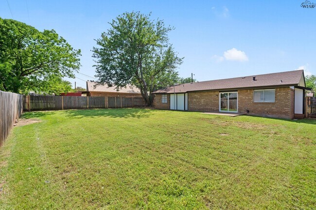 Building Photo - 5 Chanute Cir