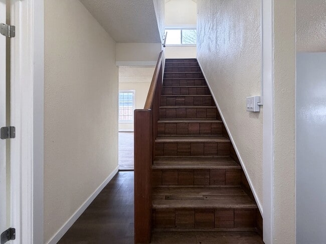 Building Photo - 960 Clark St