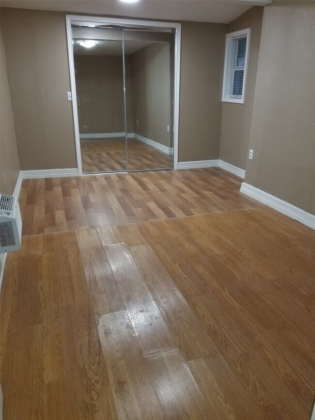 Building Photo - 4714 Sharon St