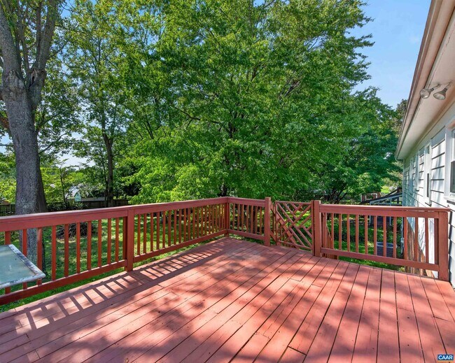 Building Photo - 308 Eastbrook Dr
