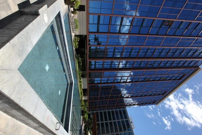 Building Photo - 1555 Kapiolani Blvd