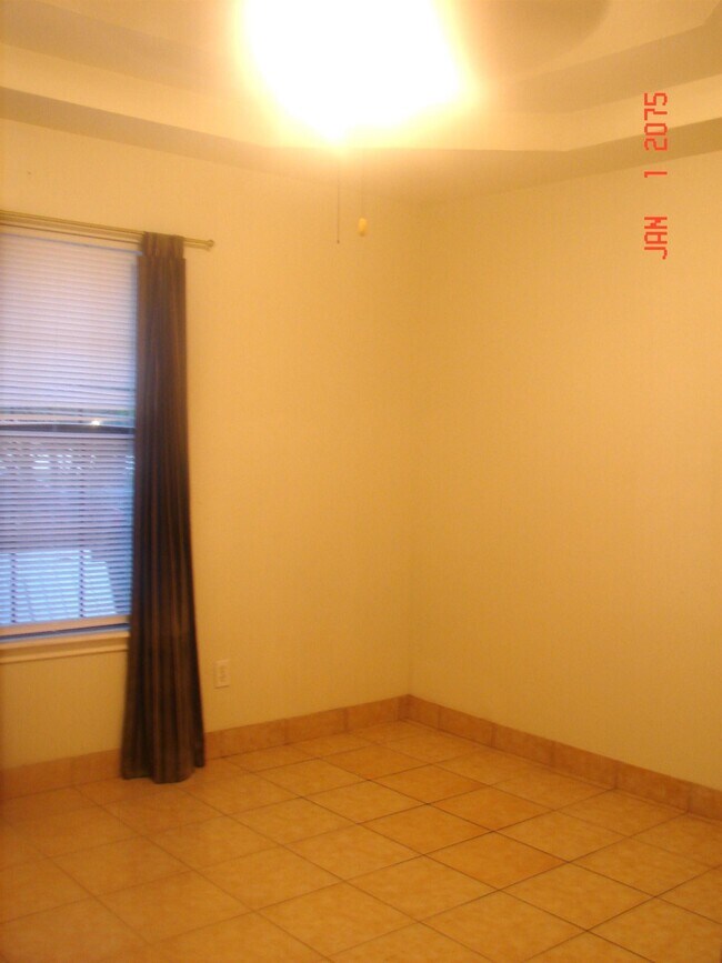Building Photo - 3113 E Ash St