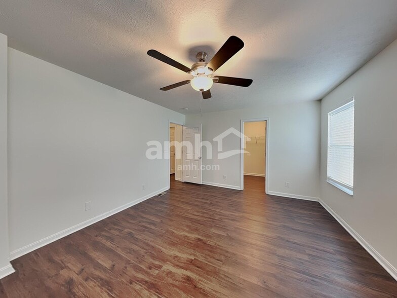 Building Photo - 735 Norbie Dr