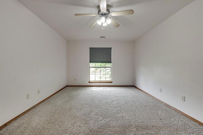 Building Photo - 2508 Tyler Ln