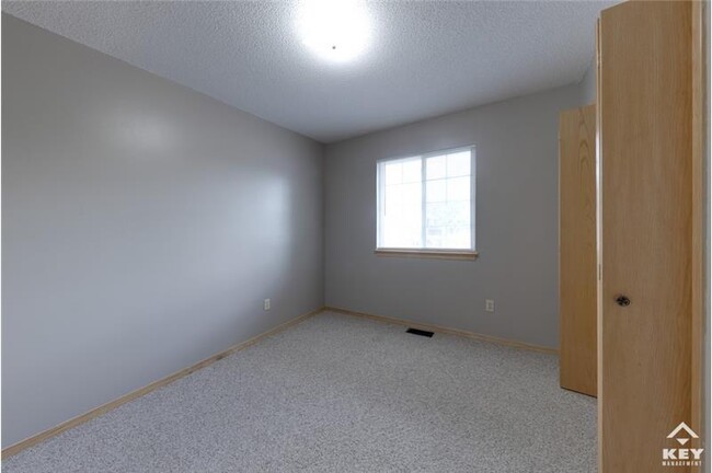 Building Photo - 11316 W Westport St