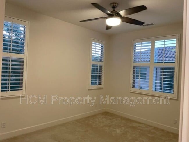 Building Photo - 59 Henson