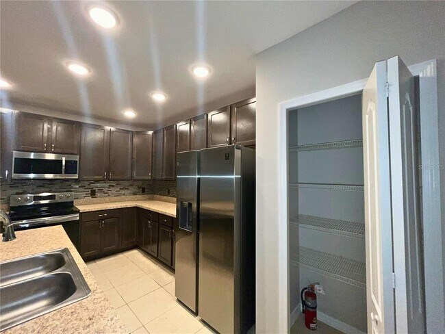 Building Photo - 167 E Fiesta Key Loop