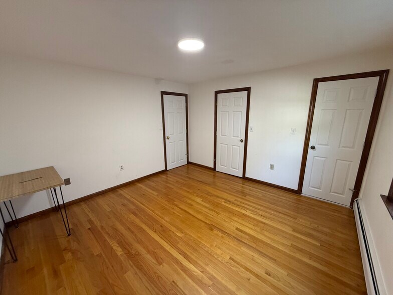 Building Photo - 30 Woodleigh Rd