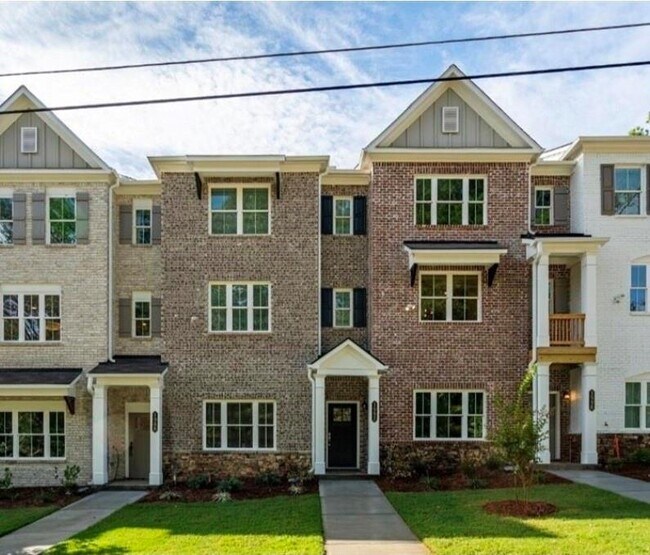 Primary Photo - 1992 Kennesaw Dr NW