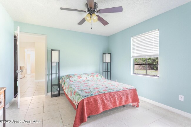 Building Photo - 1263 San Matio St