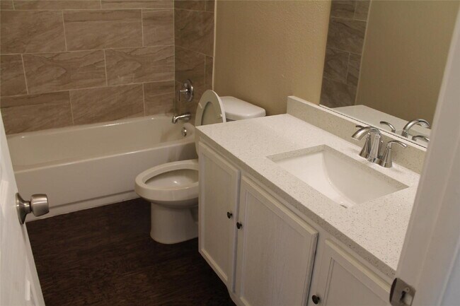 Building Photo - 4518 Hamilton Ave