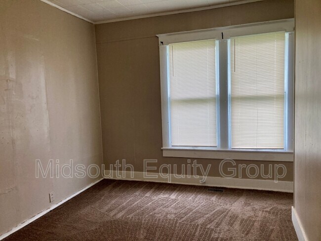 Building Photo - 538 Tucker St