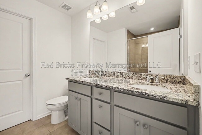 Building Photo - 13027 Rover St