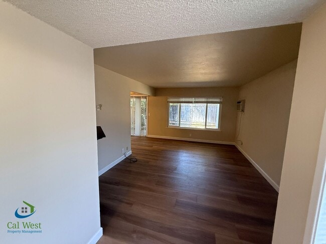 Building Photo - 01167 - P - 5863/5865 Hillview Ave. - OWNE...