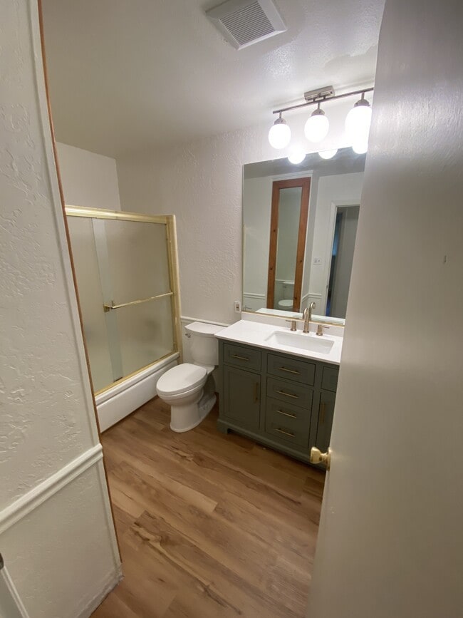 Building Photo - 1431 Rancho Way