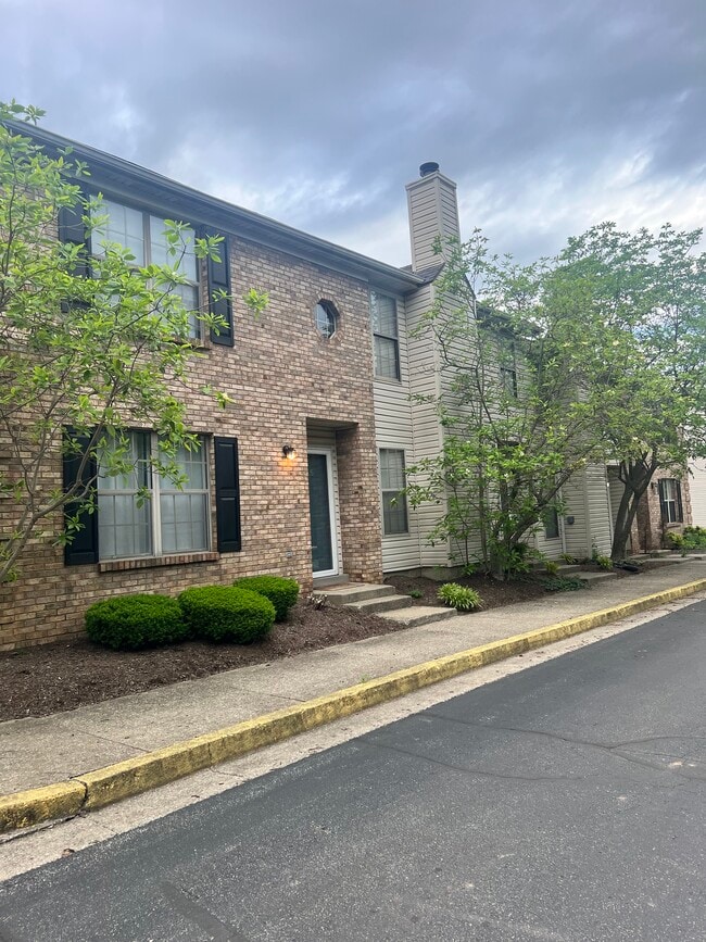 Building Photo - 3175 Kirklevington Dr