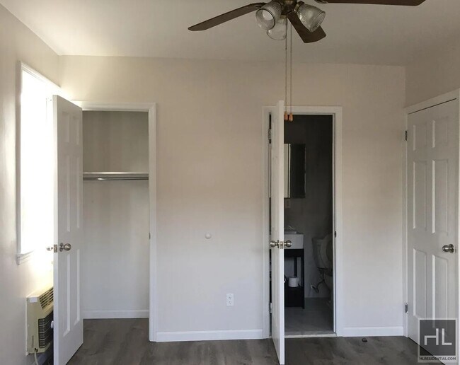 Building Photo - 19 AVENUE