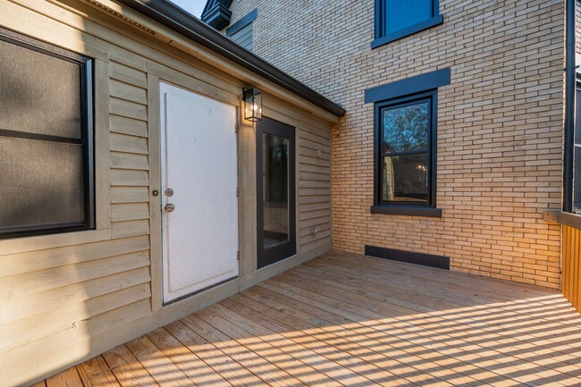 Building Photo - NORTHSIDE RARE GEM - FULLY RENOVATED 5+ BE...