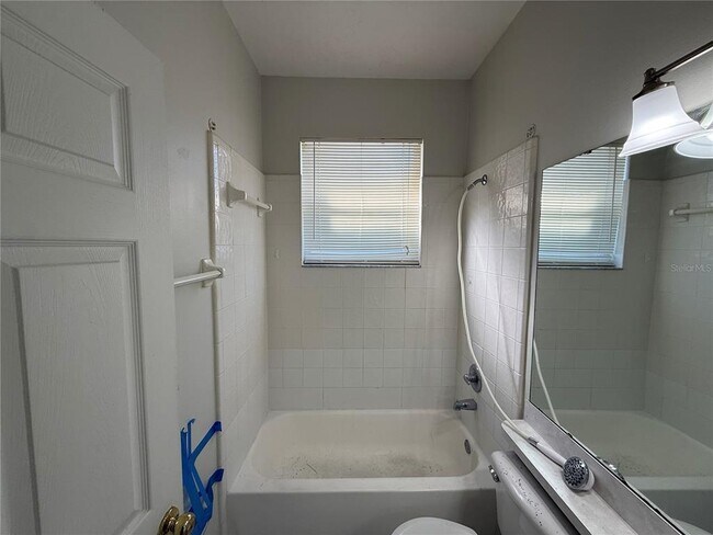 Building Photo - 1976 Willow Wood Dr