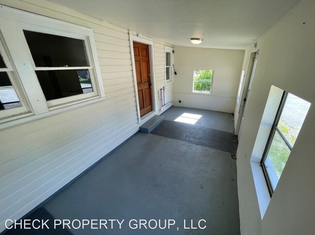 Building Photo - 3 br, 1 bath House - 712 Peytona Beach Road