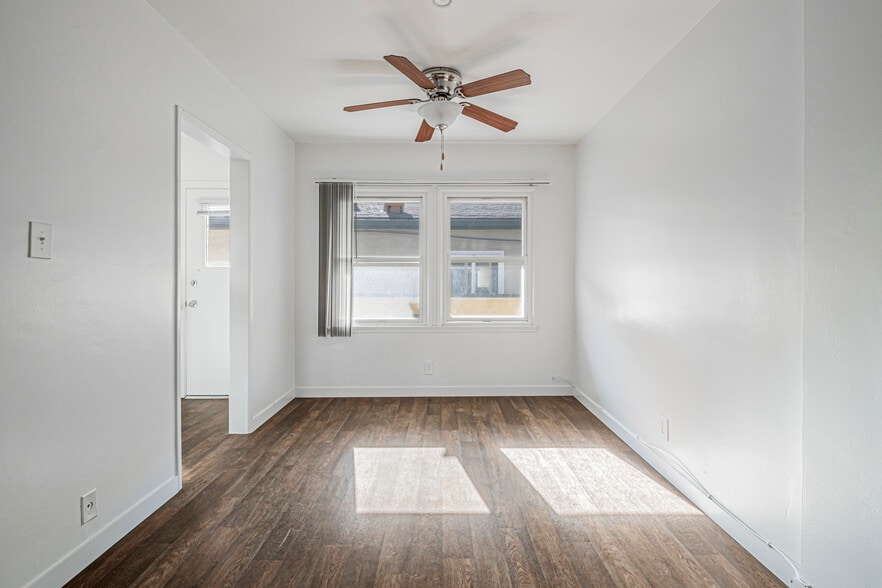 Building Photo - 5838.5 W 88th St