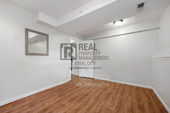 Building Photo - 12 Chicory Ct