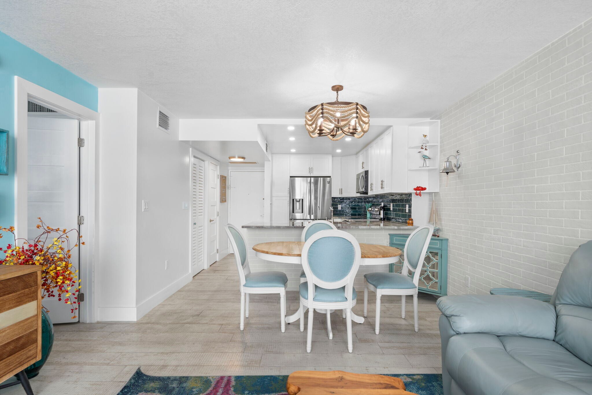 Building Photo - 1228 West Ave