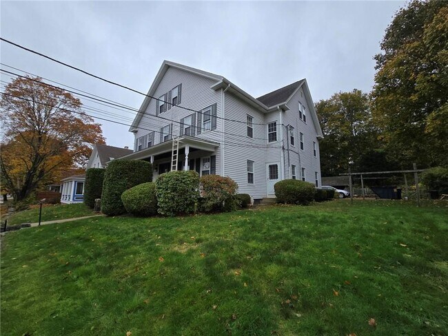 Building Photo - 186 Beach St