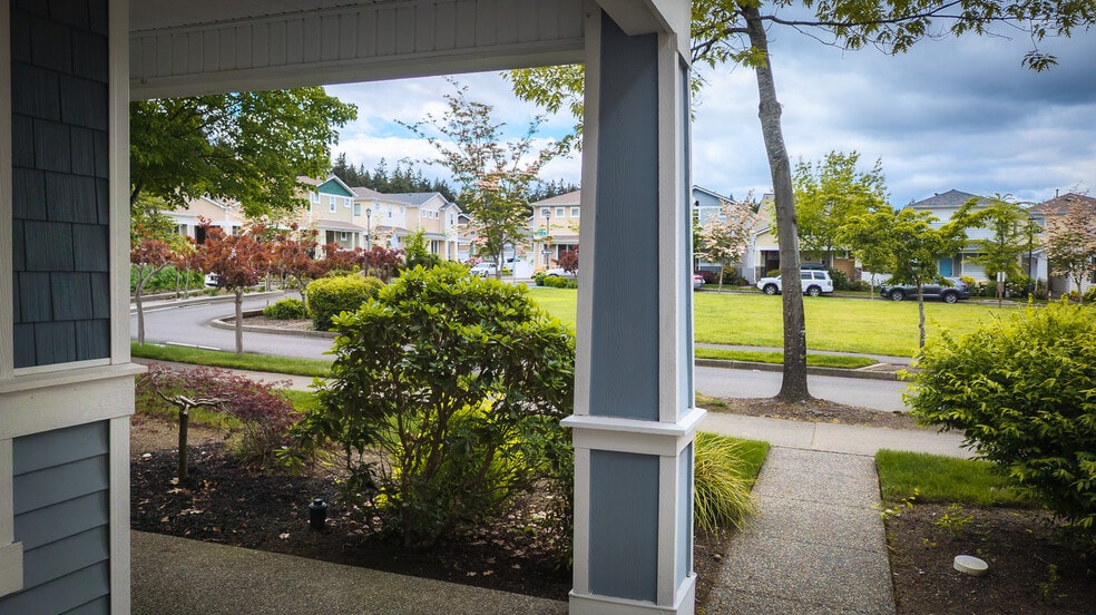 Building Photo - 7609 Rushmore Way NE