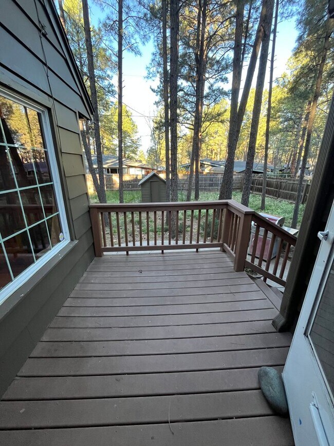 Building Photo - Lease Takeover Starting June 1st | Spacious 5-Bedroom Home Near Downtown Flagstaff