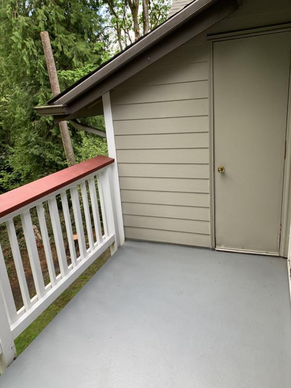 Building Photo - 18501 SE Newport Way