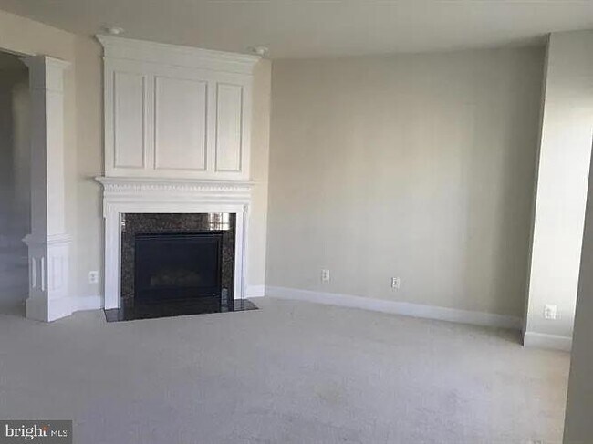 Building Photo - 14855 Potomac Branch Dr