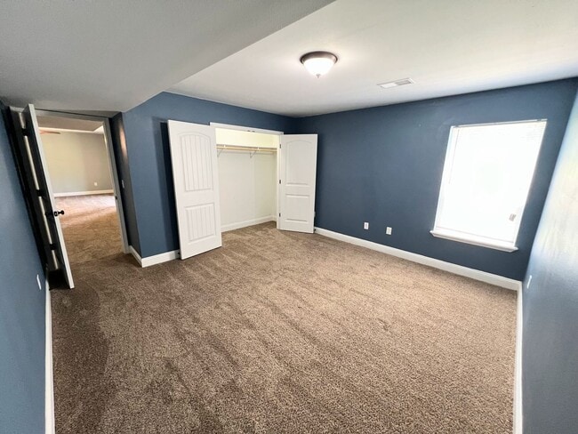 Building Photo - Fenced home close to FLW!