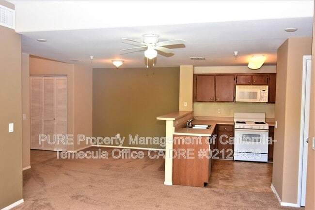 Building Photo - 31273 David Ln