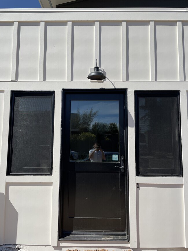 3036 Beech St - Private Entrance - 1505 Fern Street