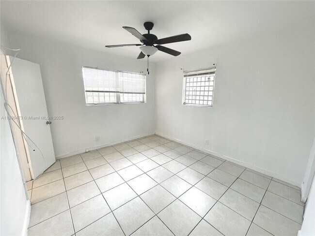 Building Photo - 825 NW 9th St