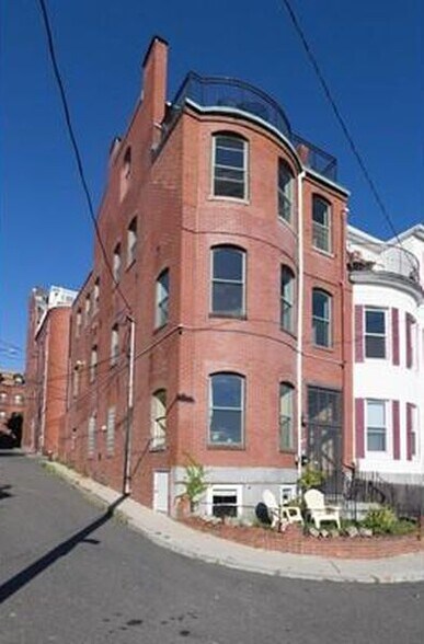 Building Photo - 1 Brigham St