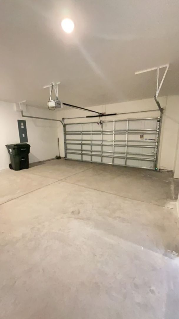 Building Photo - Stunning 5 Bedroom Home in Cane Bay